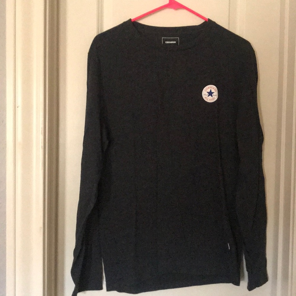 grey converse shirt